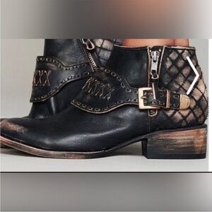 Freebird by Steven FB-Grand Black and Brown Ankle Boots 8